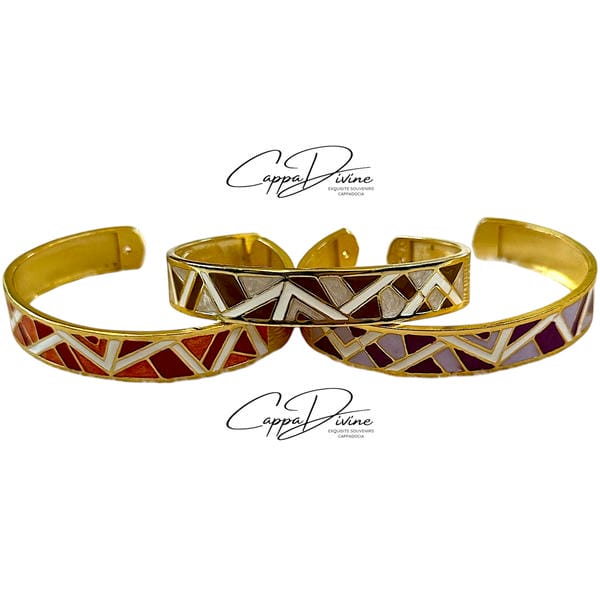 Adjustable Golden Steel Bracelet – Vintage Design with Colorful Enamel
